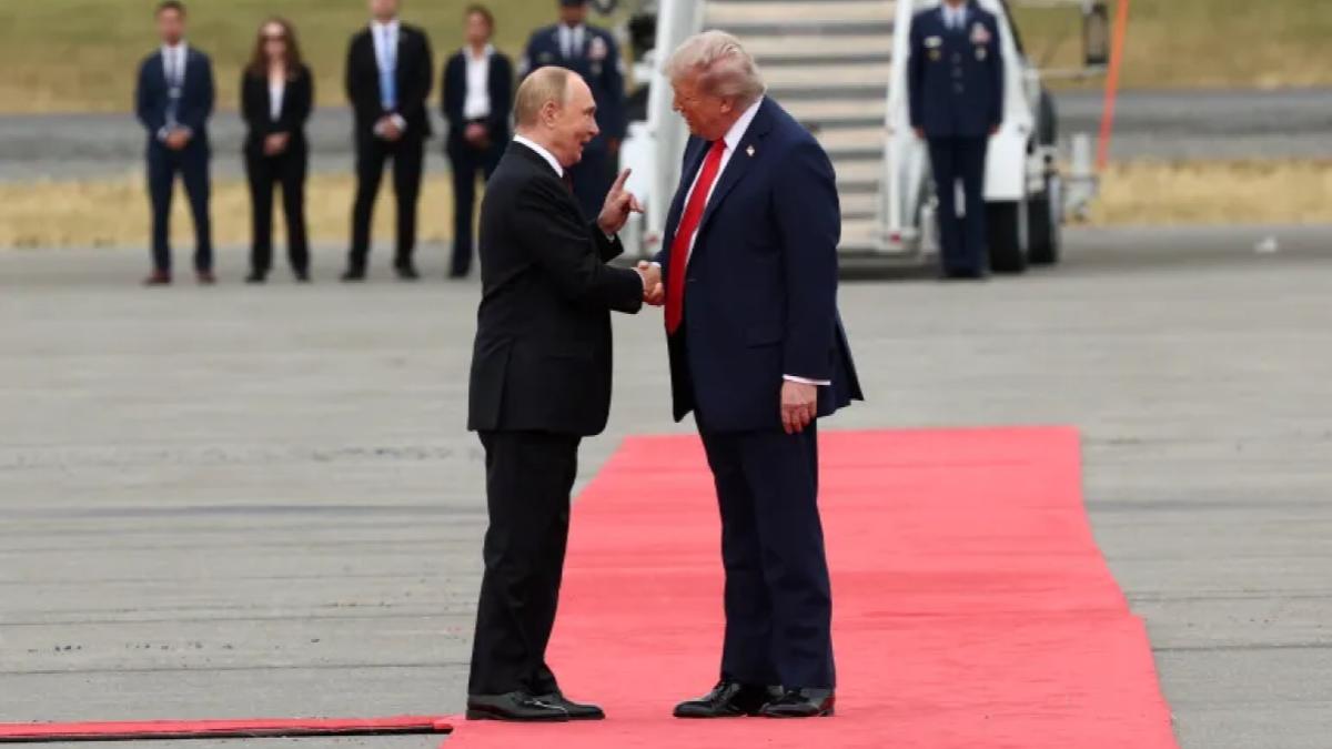 Putin VIP treatment - Alaska summit