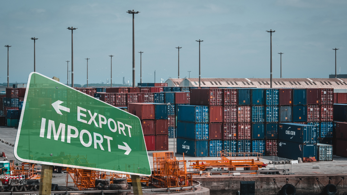 Indian Industry Leaders Warn 50% US Tariffs Are "Undoable," Urge Reforms and Diversification. (Image Source: Canva)_