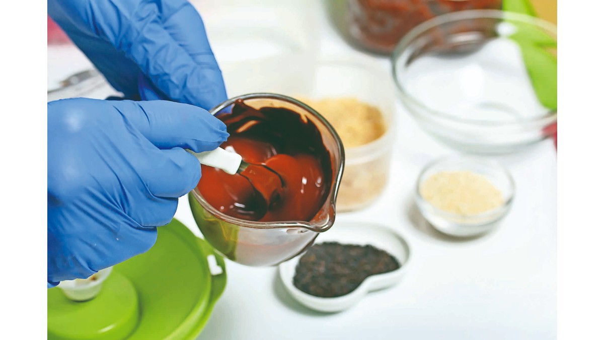 Food-tech companies across Europe, the US, and Asia are racing to make lab-grown chocolate commercially viable. (Image Source: Getty Images)