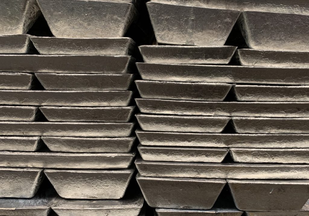 Global zinc market surplus shrank in January - ILZSG