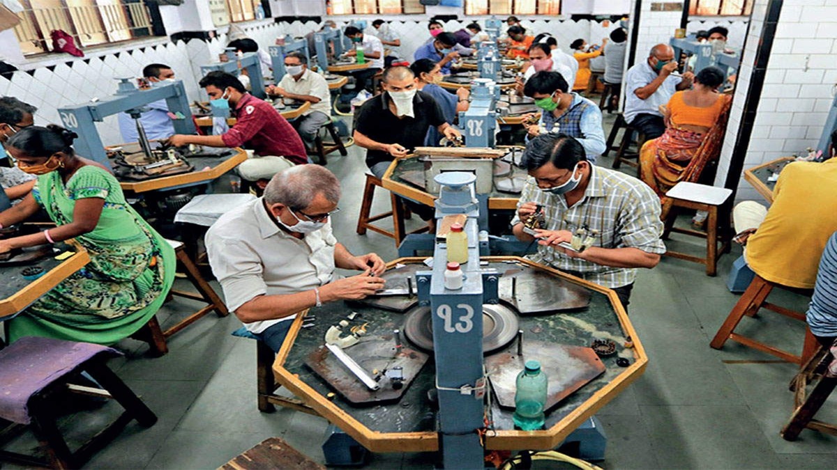 Diamond workers