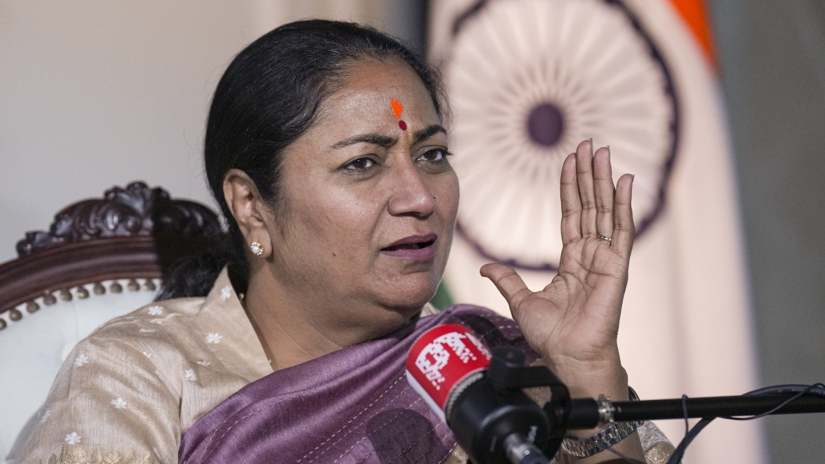 Heavy rains, waterlogging hit Mumbai; IMD issues red alert 