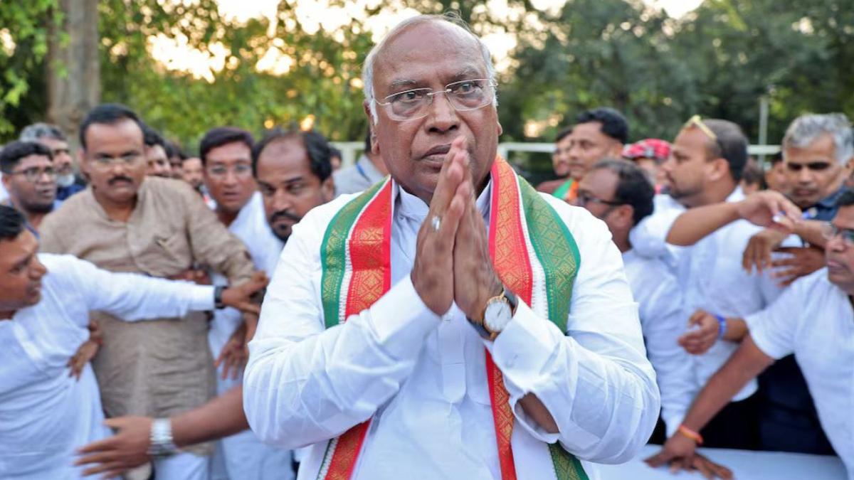 Congress leader Mallikarjun Kharge accused Prime Minister Narendra Modi of pursuing a “superficial foreign policy,” claiming that his focus on “selfies, hugs, and smiles” has undermined India’s national interests.