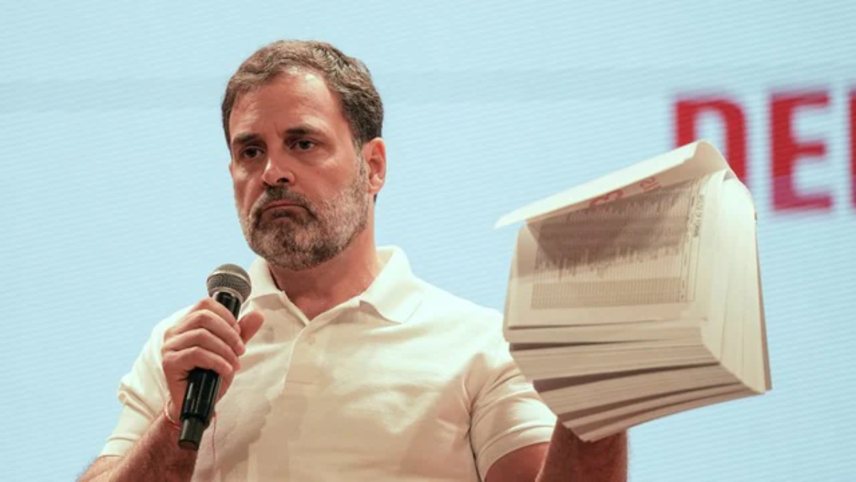 Rahul Gandhi Reiterates "Vote Theft" Claims at Bengaluru Rally, Demands ECI Provide Voter Data. (Image Source: Twitter)