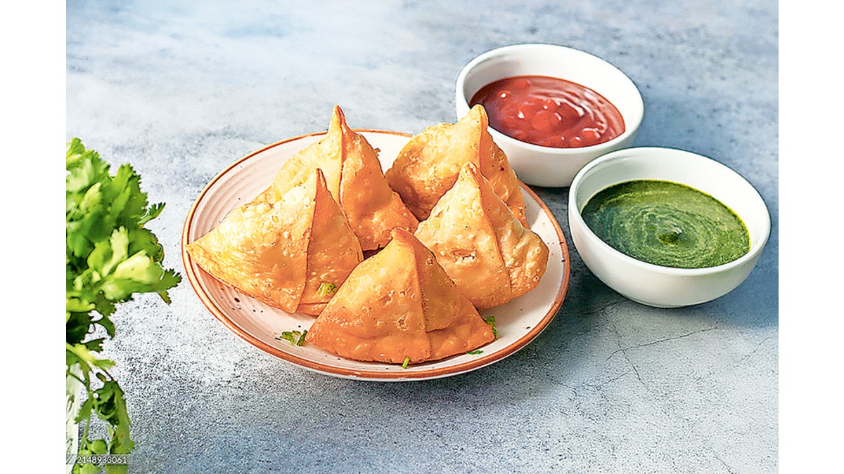 FSSAI's New Advisory: What India's Favorite Street Foods Are Really Hiding. (Image Source: Fe)