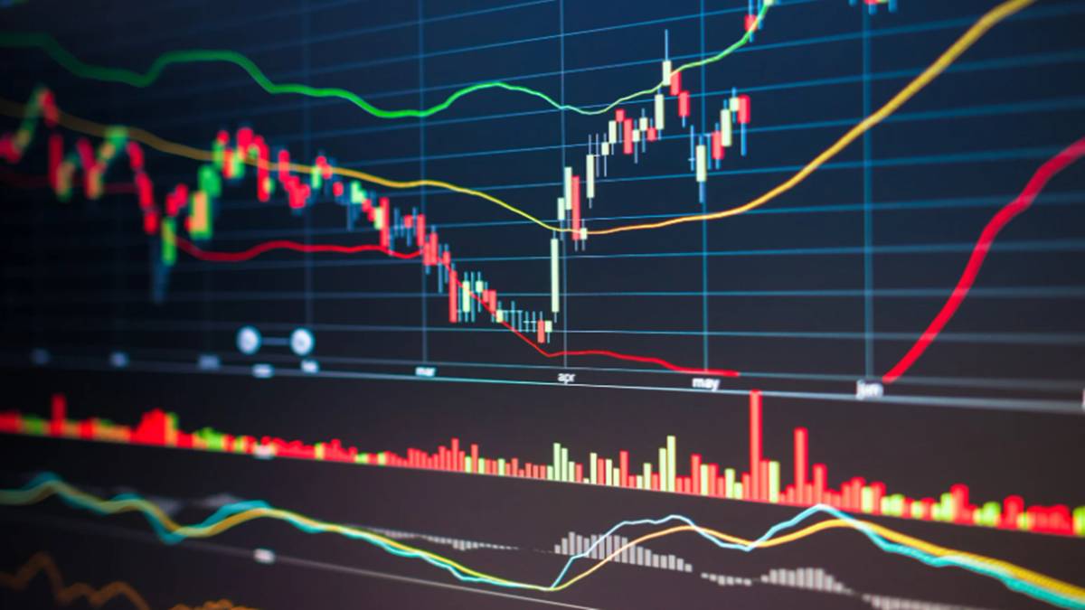 India's Cash Market Turnover Growth Slows to 38.3% in FY25, SEBI Report Reveals. (Image Source: Canva)
