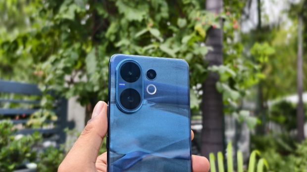 Vivo V60 5G评论：它在哪里脱颖而出且位置不足