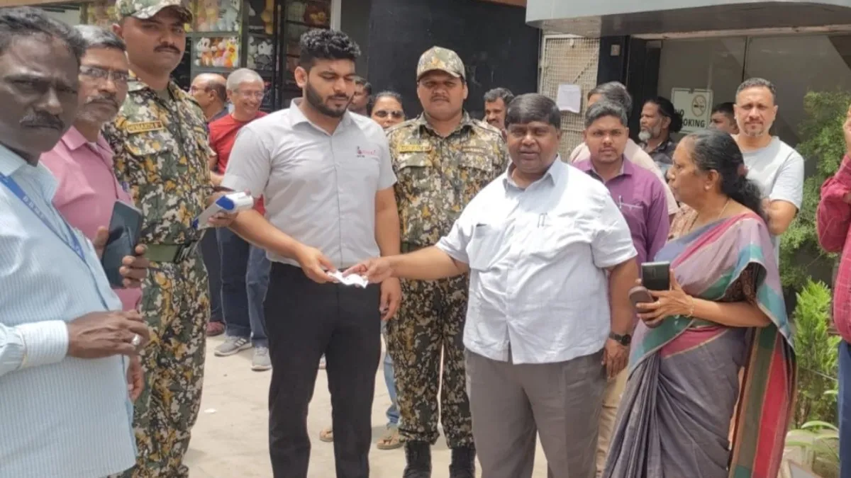 Bengaluru Municipal Corporations launch citywide cleaning and encroachment drive; Empire Hotel fined Rs 10,000