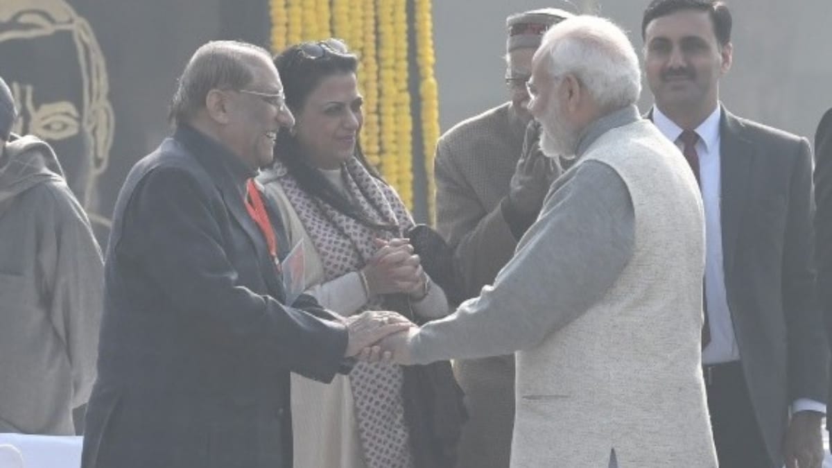 Vijay Kumar Malhotra passed away at the age of 94. His mortal remains will be brought to the Delhi BJP office to pay last respects.