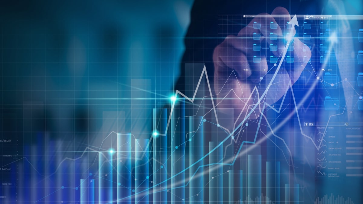 Modular models are gaining ground, with 35% outsourcing treasury tech maintenance and 25% delegating back-office accounting, allowing internal teams to focus on strategic tasks.