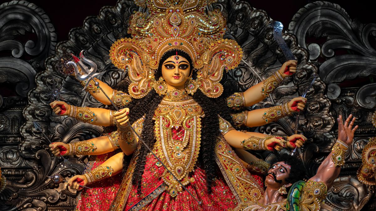 Durga Puja festivities are just around the corner and these are the top destinations in India to celebrate it. (Image source: Canva)