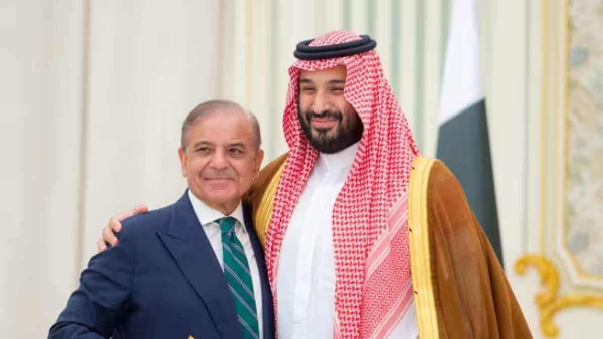 Pakistan, Saudi Arabia sign defence deal