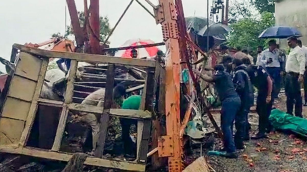 cabel wire, Pavagadh hill, gujarat ropeway, ropeway tragedy, Mahakalika Temple