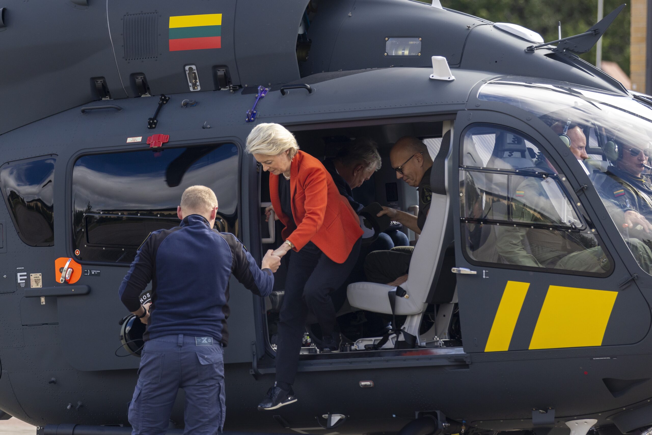 Modi, Putin, Xi display camaraderie ahead of SCO plenary session