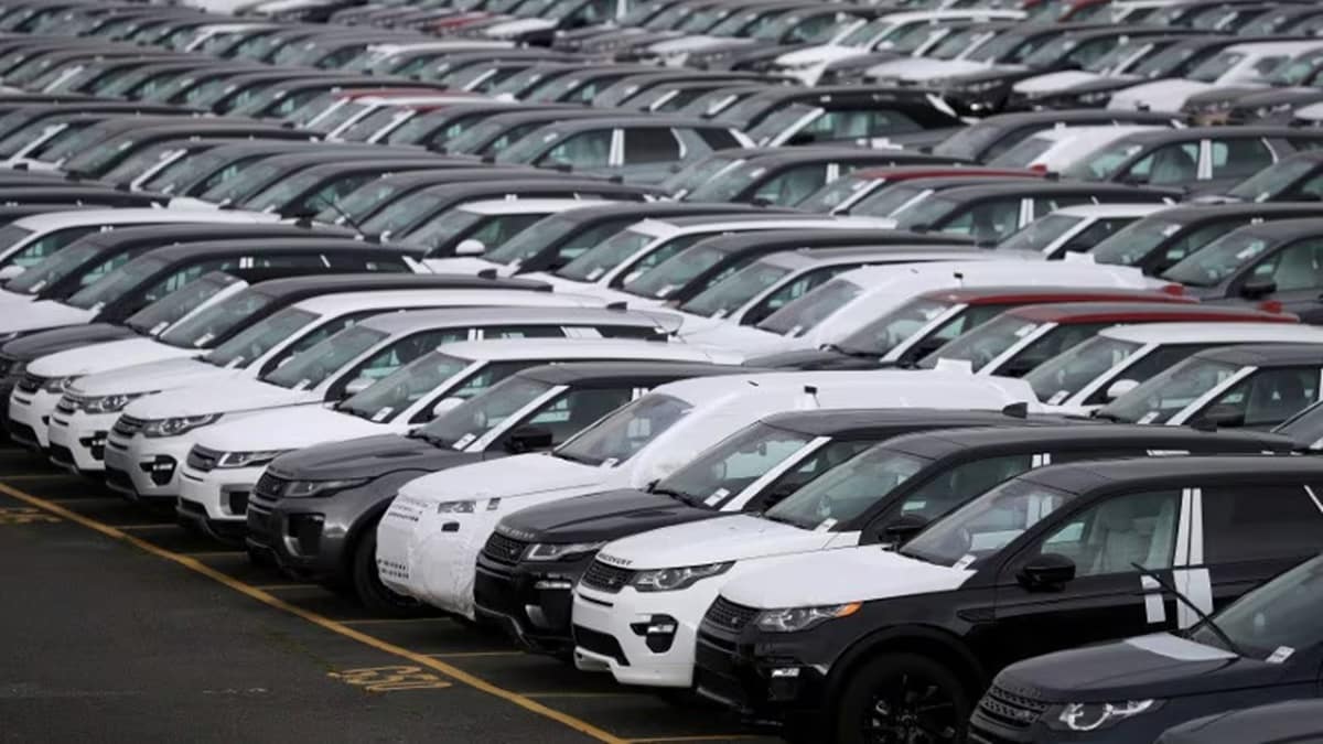 The September auto retail sales were a tale of stark contradictions