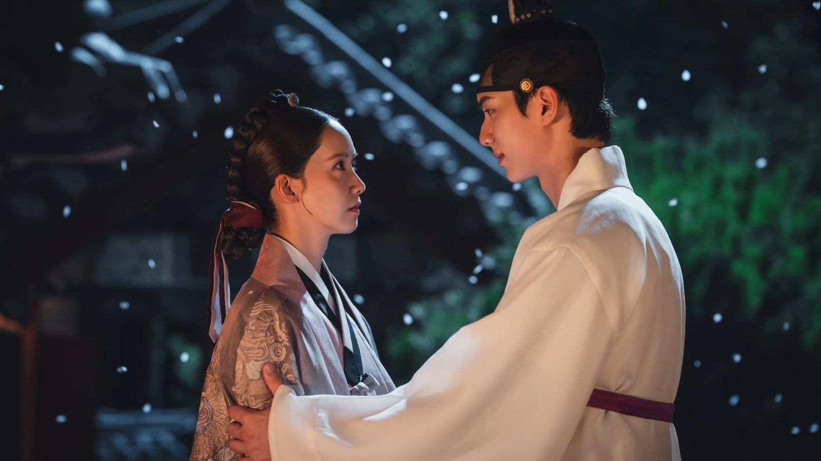 PM Modi celebrates Diwali aboard INS Vikrant with Navy personnel – In Pictures