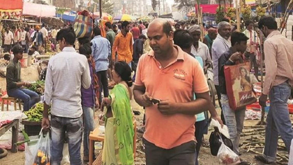 Ananya Panday shares never-seen-before Diwali album, blends childhood nostalgia with festive glam