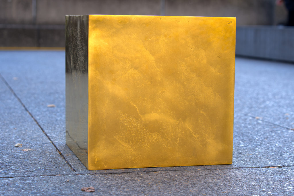 奥地利破产后可能会出售 410 磅金块的股份