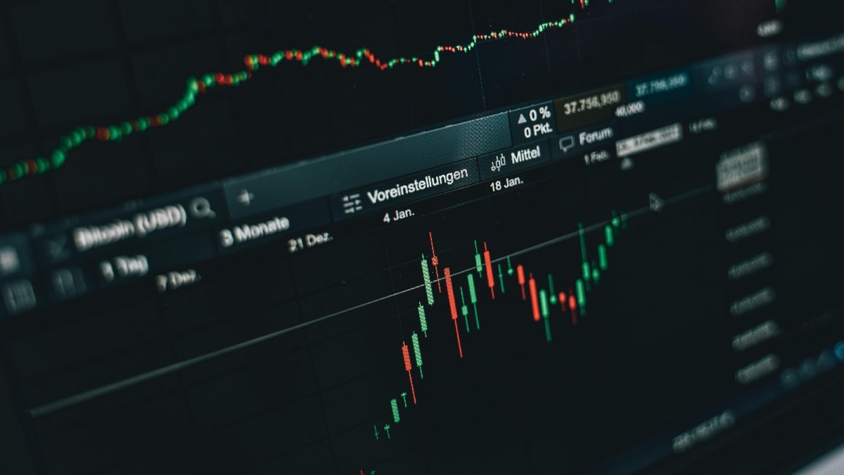 US stocks hit record highs as AMD’s AI chip deal fuels rally; Bitcoin tops $125,000 amid global political shifts