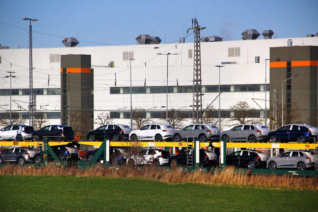 意大利游说团体称中国的稀土限制令欧洲汽车业面临风险