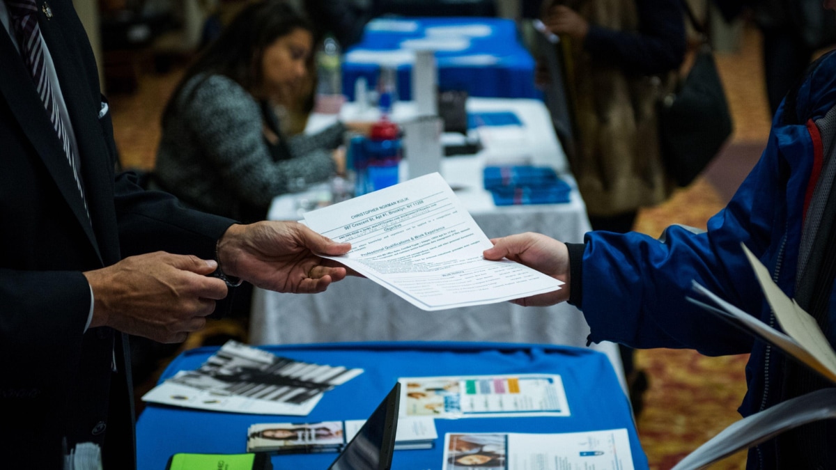 US Job Market Hits “Great Freeze” as Hiring and Growth Stall