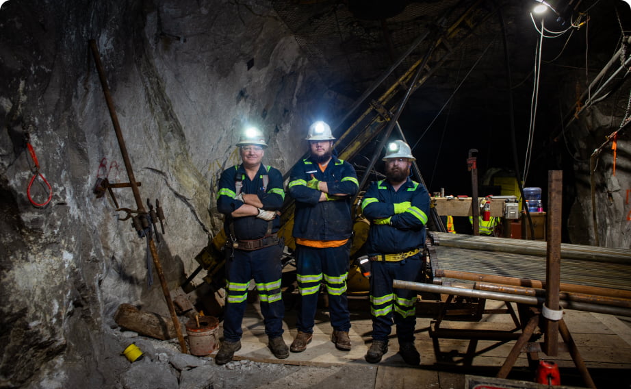 泰坦采矿飙升，因为Exim重1.2亿美元石墨资金