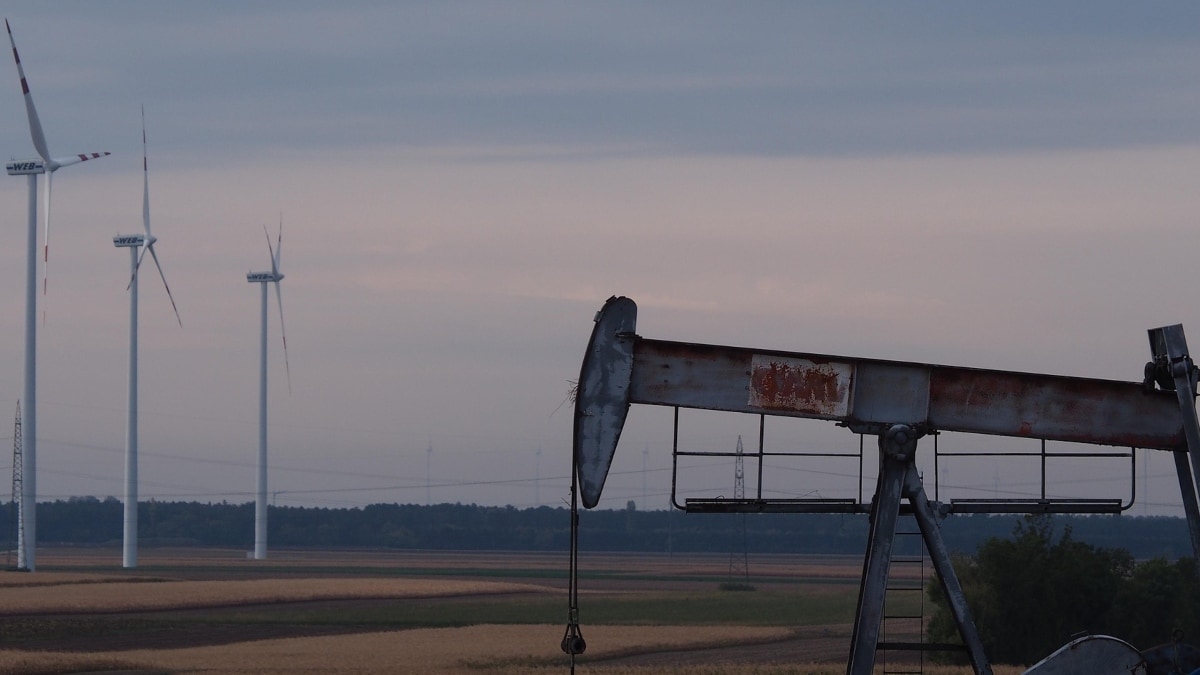 Oil rebounds 1% as hopes rise for Trump–Xi talks to ease trade tensions