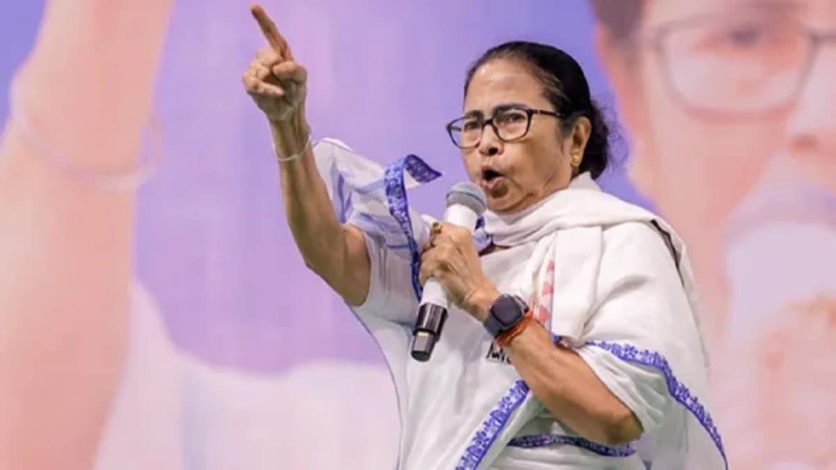 Mamata Banerjee takes ‘Mir Jafar’ swipe at Amit Shah, issues warning for PM Modi: ‘One day he will…’