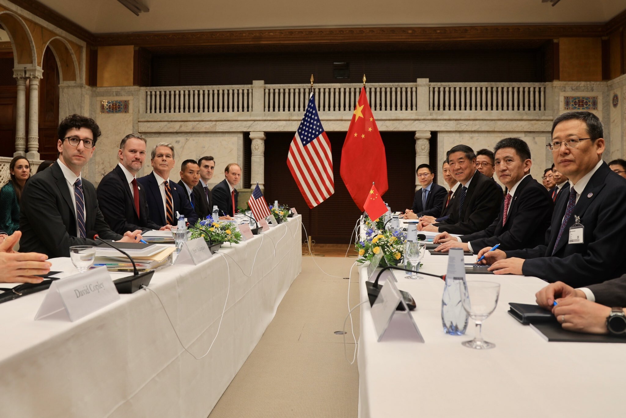 贝森特表示,中国稀土交易“希望”在感恩节前完成