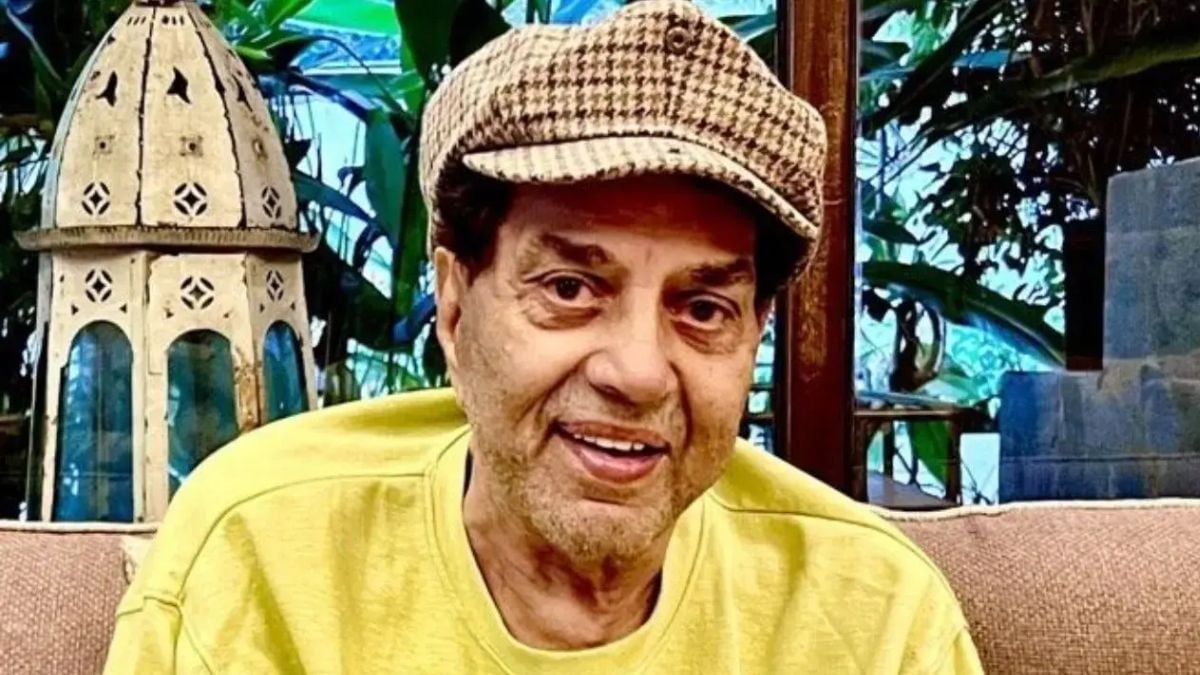 In pictures: PM Modi shares glimpses of spectacular Dev Deepawali celebrations in Varanasi