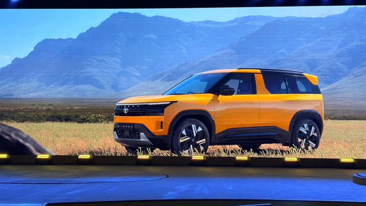 Dharmendra passes away at 89: A look back at his iconic roles