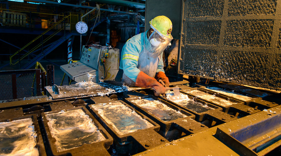 金属价格上涨导致韦丹塔季度调整后利润上升