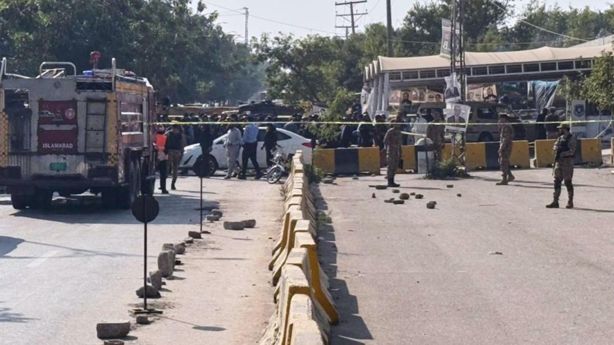 pakistan car bomb blast, pakistan bomb blast, pakistan car bomb, Islamabad car blast, world news