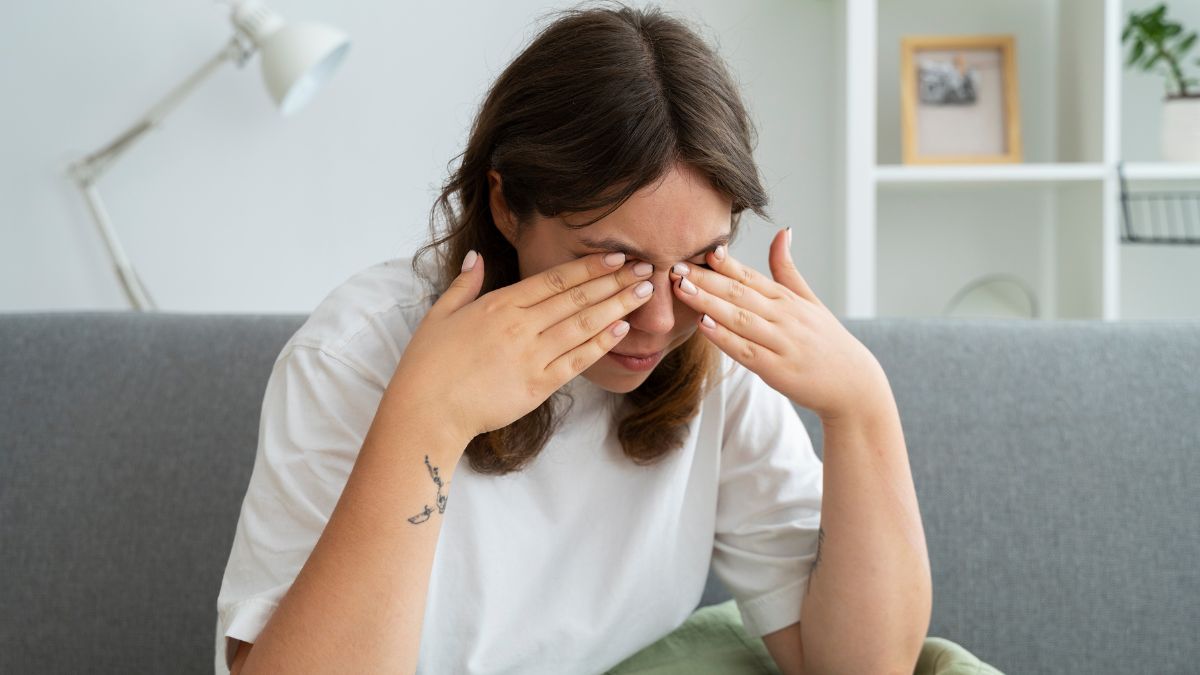 Delhi AQI crosses 400: How to safeguard eyes amid high pollution days