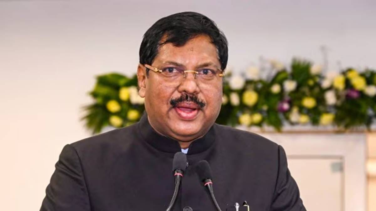 Mumbai-Pune expressway remains choked from Friday night to Saturday; traffic jam leaves hundreds stranded for hours