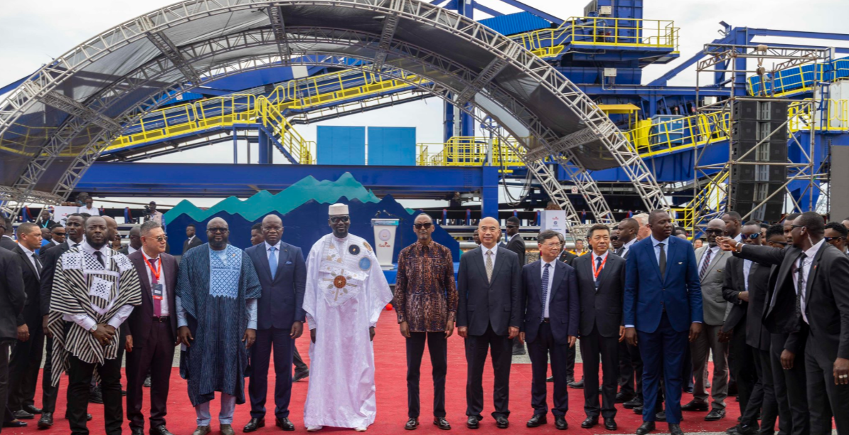 国务院副总理出席西芒杜号几内亚发射仪式