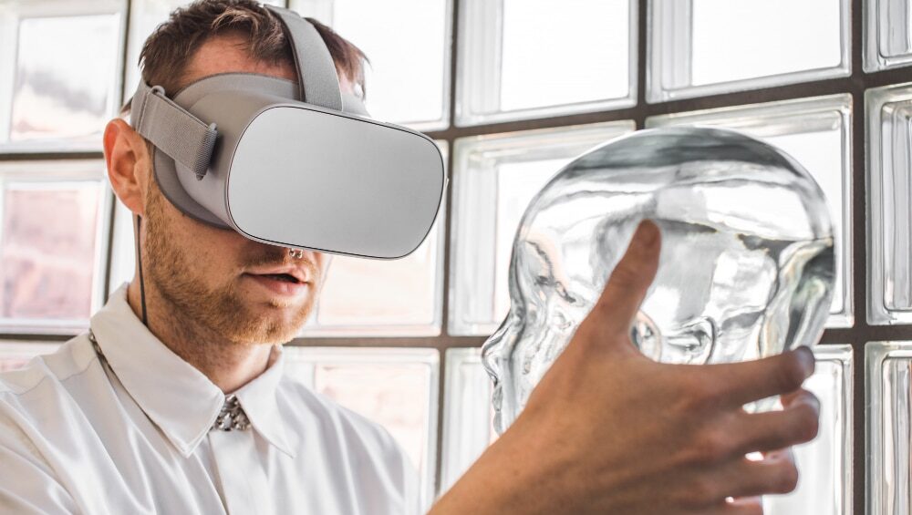 未来的工作：当工作在我们眼前被重塑时