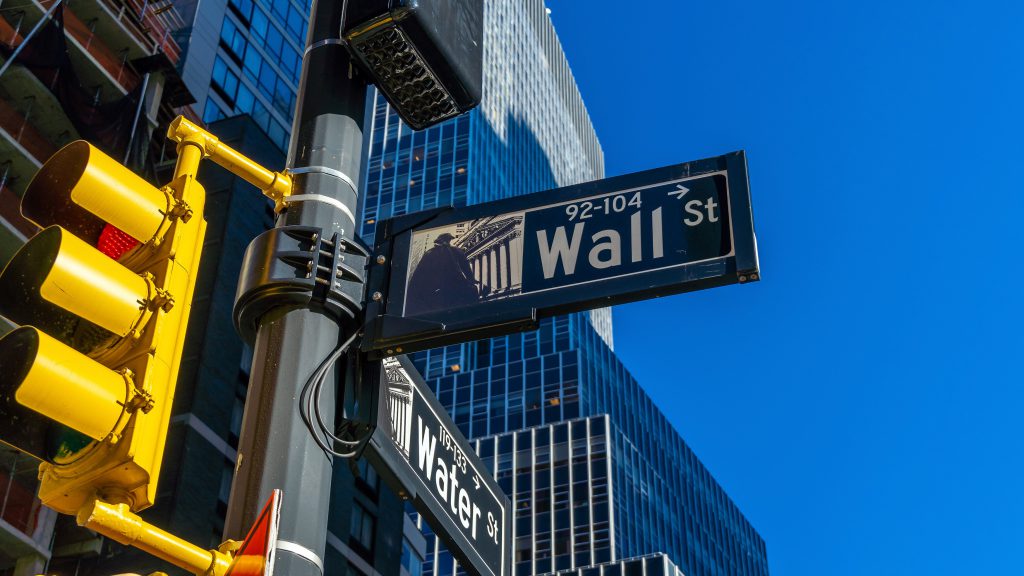 华尔街竞相为力拓嘉能可提供建议，目标是获得 1 亿美元的奖金