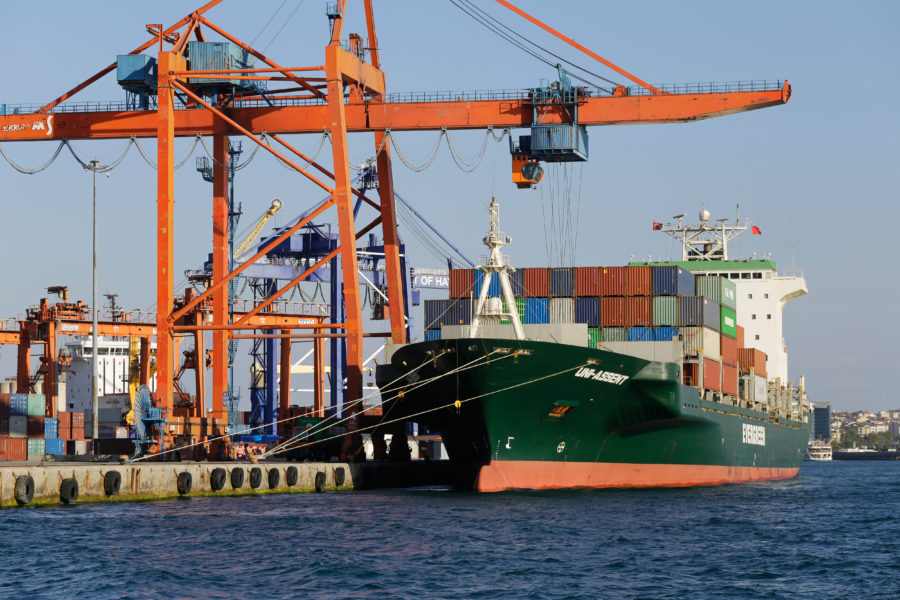 运往中东的铝土矿、氧化铝船只因霍尔木兹海峡堵塞而改道