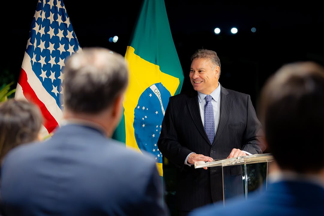 美国外交官在签署戈亚斯州协议时表示，美国正在与巴西就关键矿产进行谈判