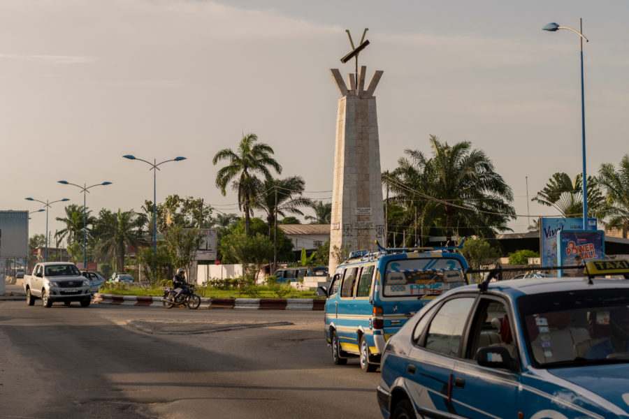 刚果-赞比亚铜矿走廊在道路受损后将于周二重新开放，部长