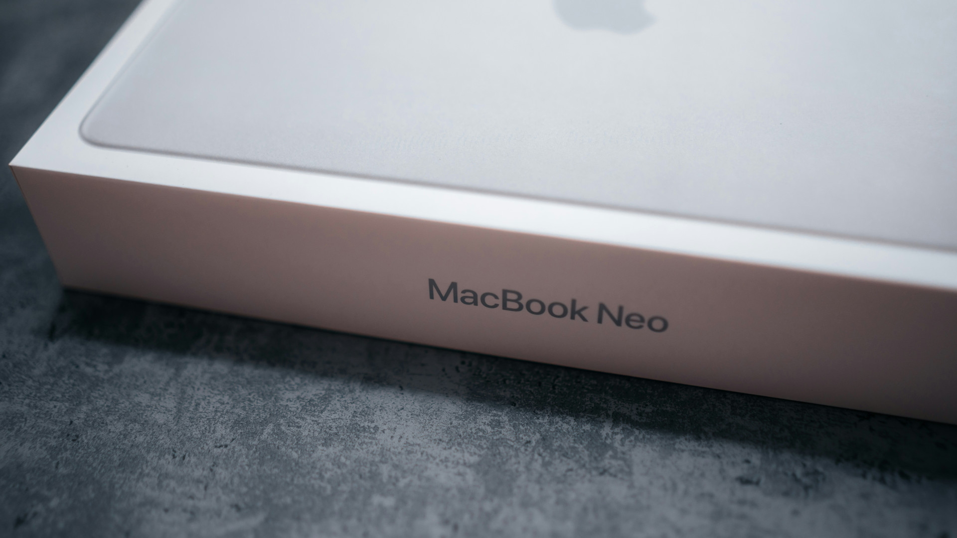 苹果商务设备：MacBook Neo 真的划算吗？
