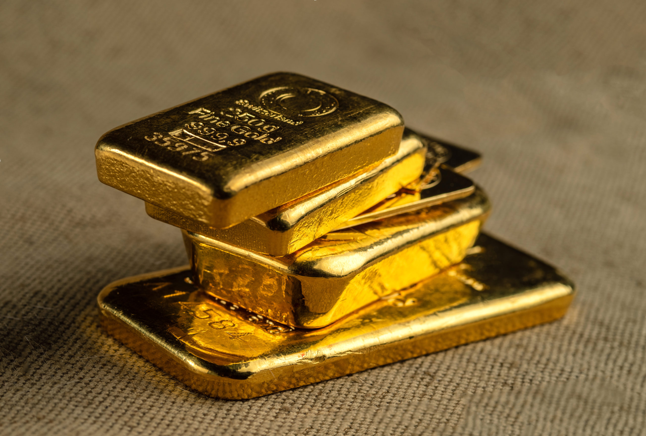 随着降息押注的增加，金价维持在 4,300 美元上方 